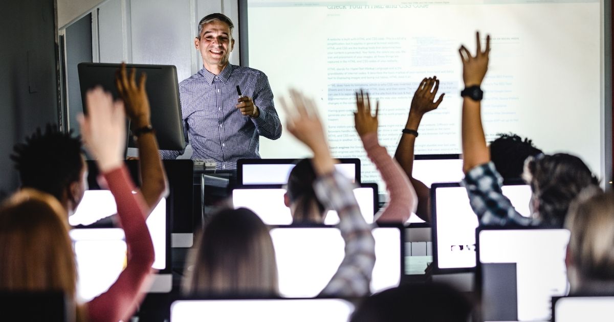 مدرس مهارت کامپیوتری